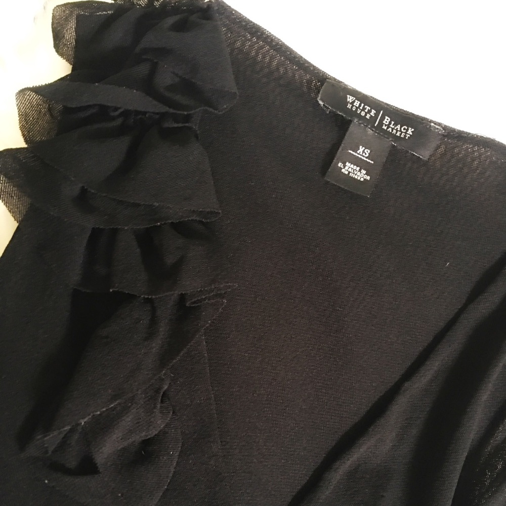 Chic black ruched top ..